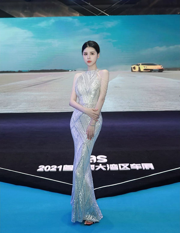 波士顿外围女大学生